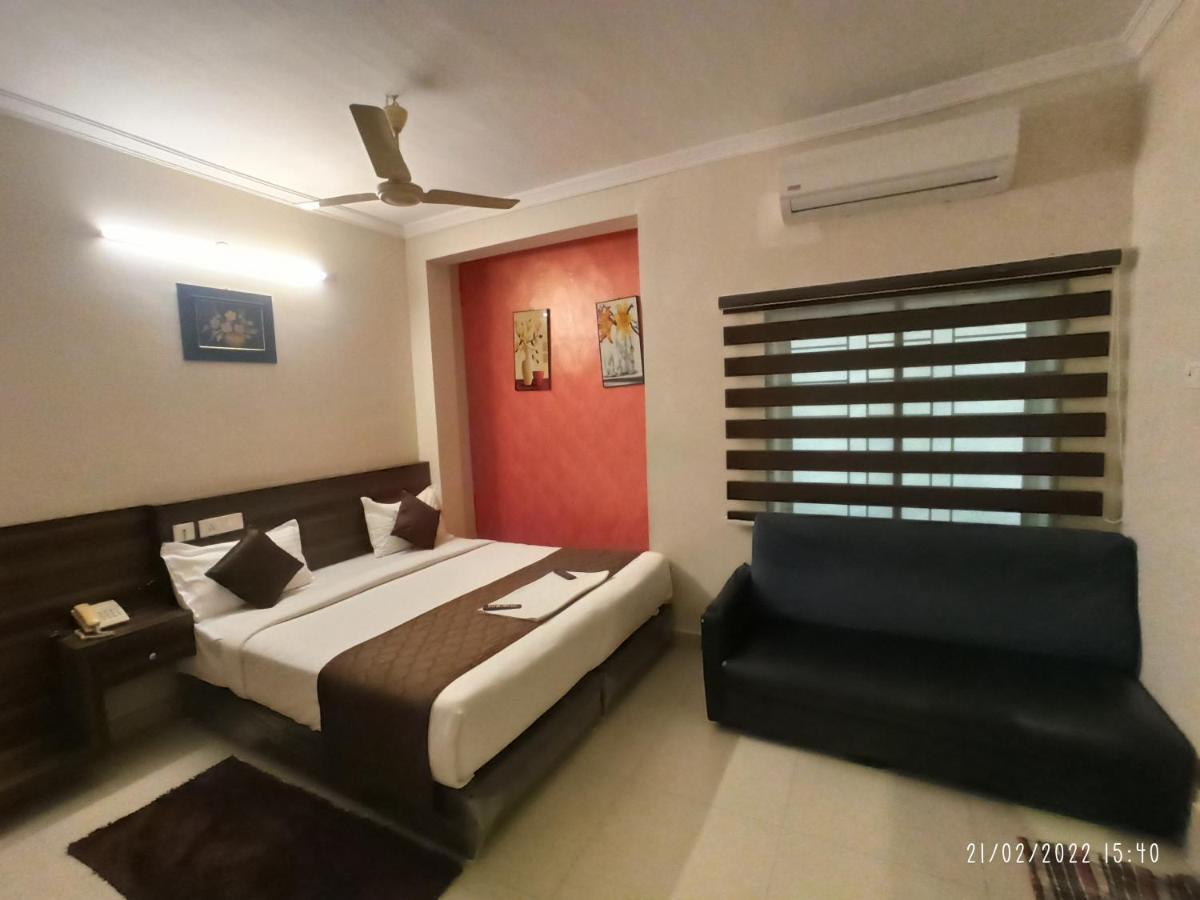 Hotel I-Way Residency Perungudi Chennai Exterior foto