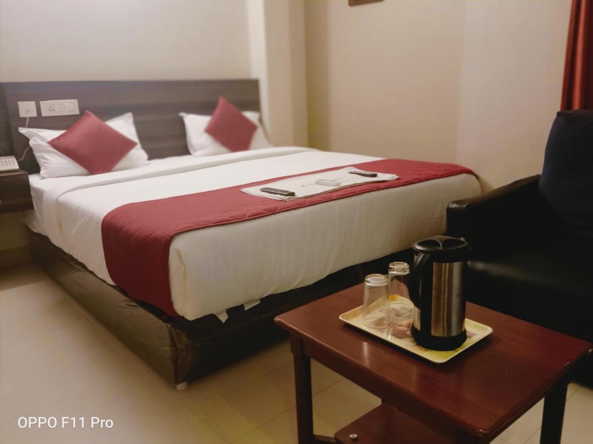 Hotel I-Way Residency Perungudi Chennai Exterior foto
